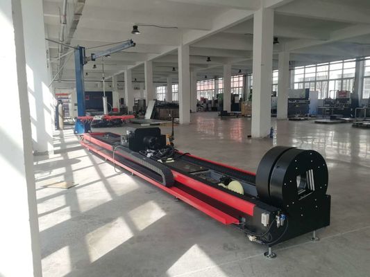 高精度のための水冷却ファイバーレーザーチューブ切断機