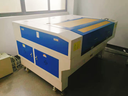 1000-26000mm/min 切断速度 上級とサービスを持つCO2レーザー彫刻機