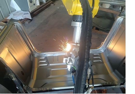 CNC Yes 3Dレーザー ロボット 溶接 機械 インテリジェント コンプレックス メタル 切断 機械