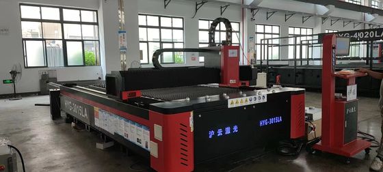 3015 ファイバーレーザー切断機 1000W 1500W 2000W 3000W ガントリータイプ構成