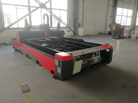 メタル適用 3015 5000 KGのCNCファイバーレーザーアルミニウム切断機